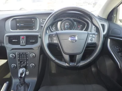 Volvo V40  с аукциона в Японии