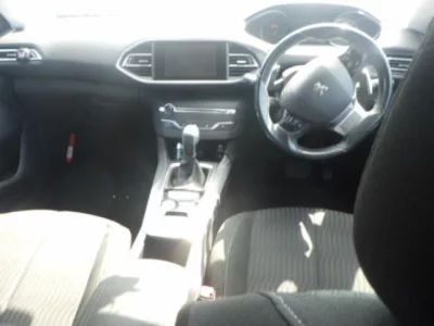 Peugeot 308  с аукциона в Японии