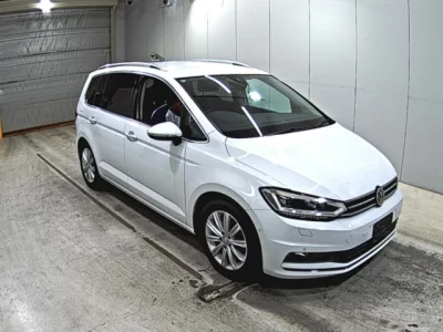 Volkswagen GOLF TOURAN  с аукциона в Японии