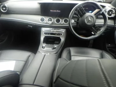 Mercedes-Benz E CLASS  с аукциона в Японии