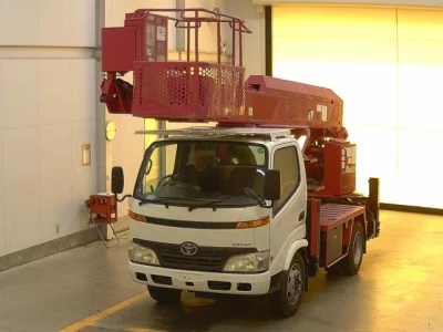 Toyota DYNA  с аукциона в Японии