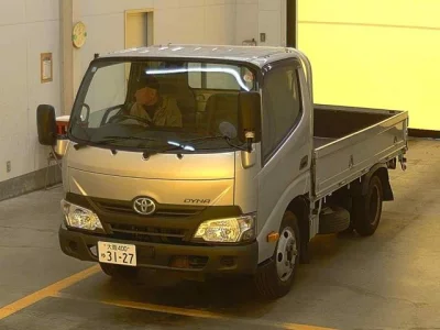Toyota DYNA  с аукциона в Японии