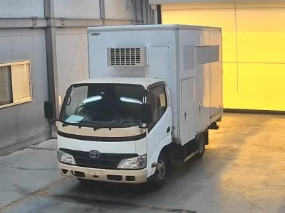 Toyota DYNA  с аукциона в Японии