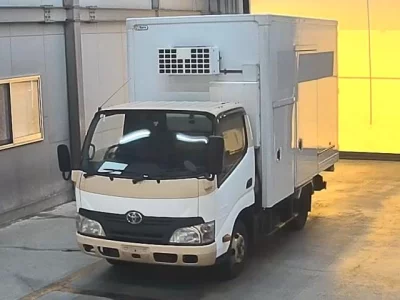 Toyota DYNA  с аукциона в Японии