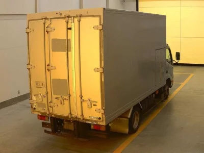 Toyota DYNA  с аукциона в Японии