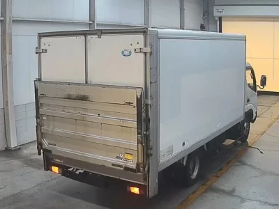 Toyota DYNA  с аукциона в Японии