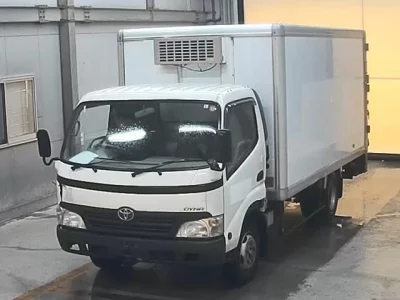 Toyota DYNA  с аукциона в Японии
