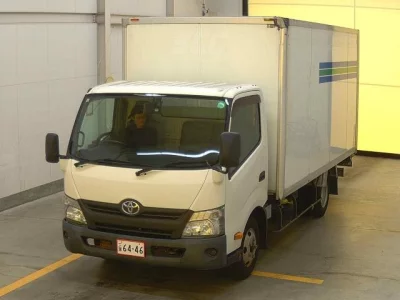 Toyota DYNA  с аукциона в Японии