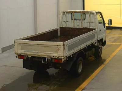 Toyota DYNA  с аукциона в Японии