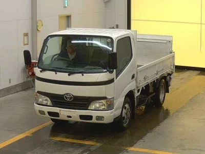 Toyota DYNA  с аукциона в Японии