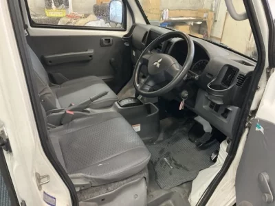 Mitsubishi Minicab Van