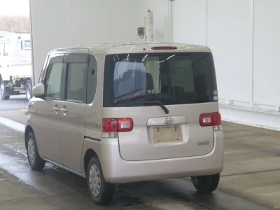 Daihatsu TANTO  с аукциона в Японии