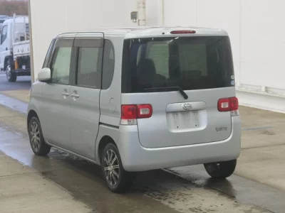 Daihatsu TANTO  с аукциона в Японии