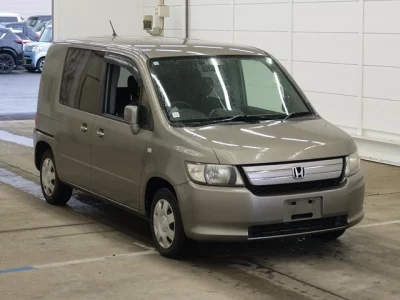 Honda Mobilio Spike