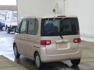 Daihatsu TANTO  с аукциона в Японии