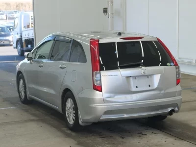 Honda STREAM  с аукциона в Японии
