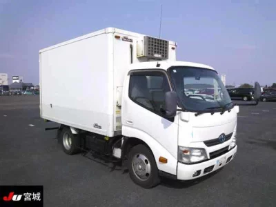 Toyota DYNA  с аукциона в Японии