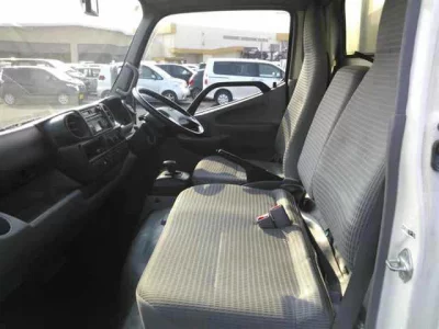 Toyota DYNA  с аукциона в Японии