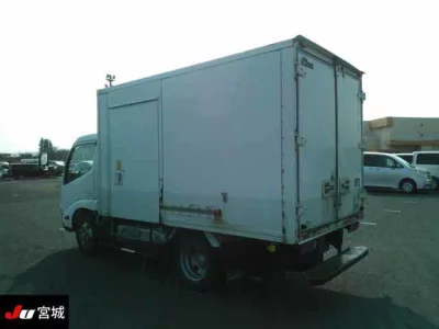 Toyota DYNA  с аукциона в Японии