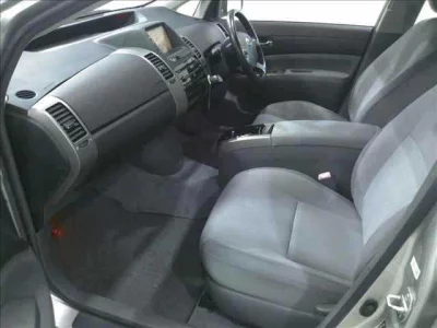 Toyota Prius  с аукциона в Японии