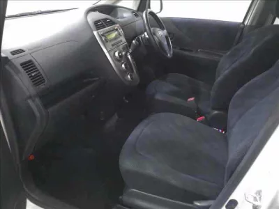 Toyota RACTIS  с аукциона в Японии