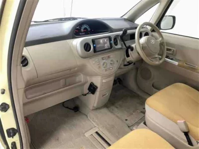 Toyota PORTE  с аукциона в Японии