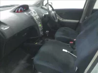 Toyota VITZ лот № 4495 оценка 3  с аукциона в Японии 2