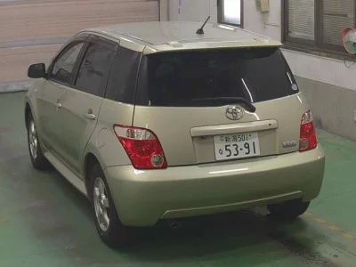 Toyota IST  с аукциона в Японии