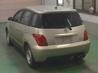 Toyota IST  с аукциона в Японии