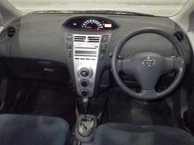 Toyota VITZ  с аукциона в Японии