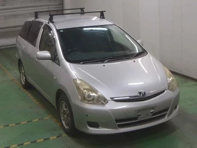 Toyota WISH  с аукциона в Японии