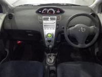Toyota VITZ лот № 266 оценка 3  с аукциона в Японии 2
