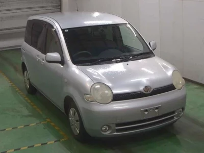 Toyota SIENTA  с аукциона в Японии