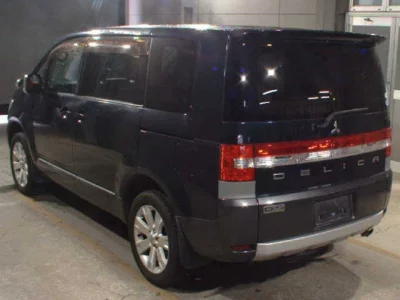 Mitsubishi Delica D:5