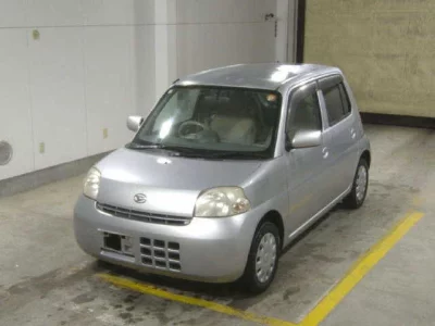 Daihatsu Esse