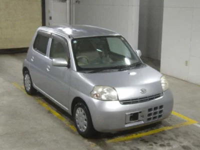 Daihatsu Esse