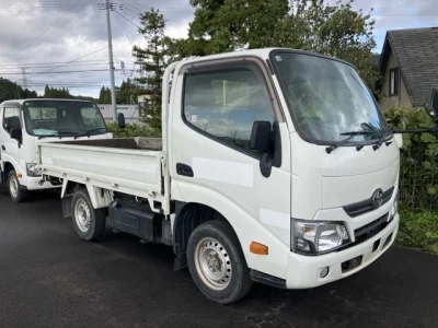 Toyota DYNA  с аукциона в Японии