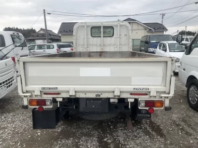 Toyota DYNA  с аукциона в Японии