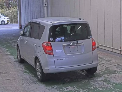 Toyota RACTIS  с аукциона в Японии