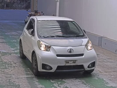 Toyota iQ