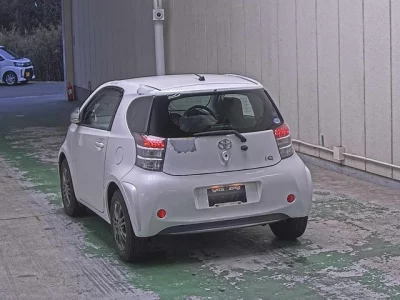Toyota iQ