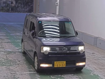 Toyota PIXIS SPACE  с аукциона в Японии