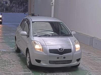 Toyota VITZ  с аукциона в Японии