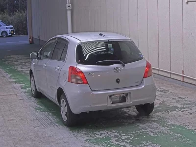 Toyota VITZ  с аукциона в Японии