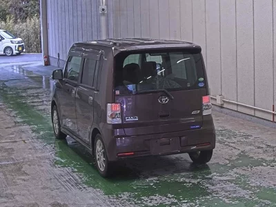 Toyota PIXIS SPACE  с аукциона в Японии