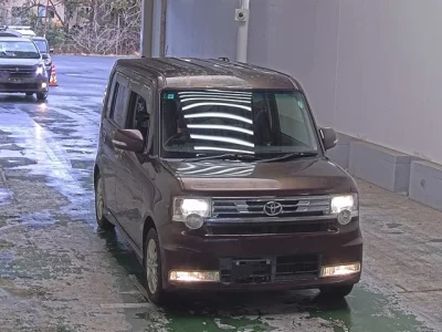 Toyota PIXIS SPACE  с аукциона в Японии