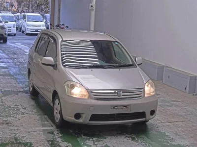 Toyota RAUM  с аукциона в Японии