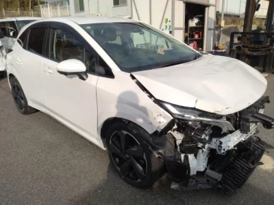 Nissan AURA