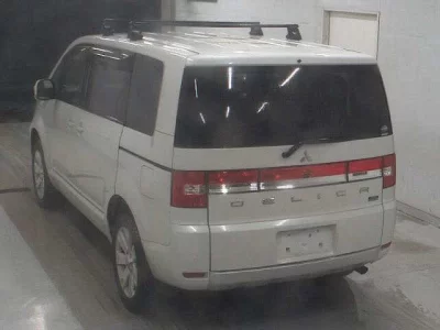 Mitsubishi Delica D:5