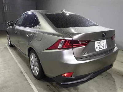 Lexus IS